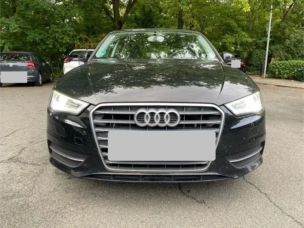 Gebraucht Audi A3 Attraction 125 PS (91 kW) 2014 Schwarz Limousine