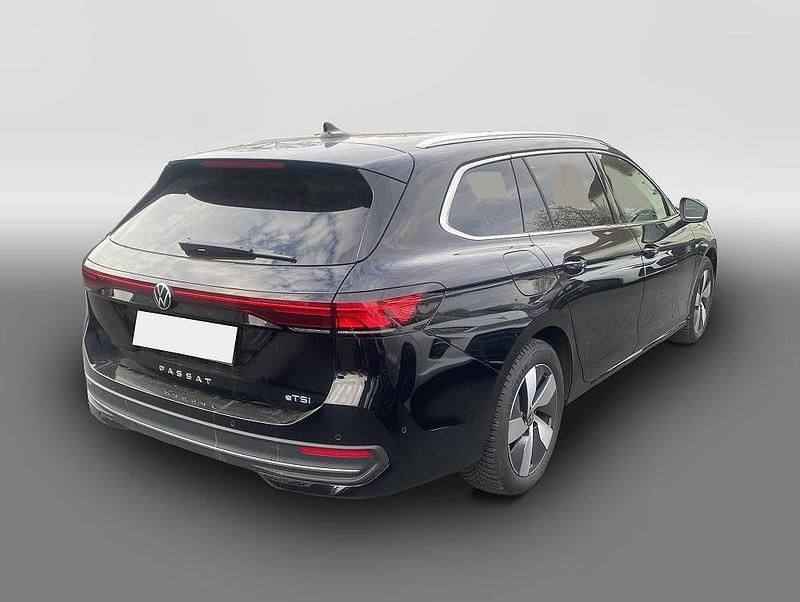 Usata VW Passat 150 CV (110 kW) 2025 Nero Station wagon