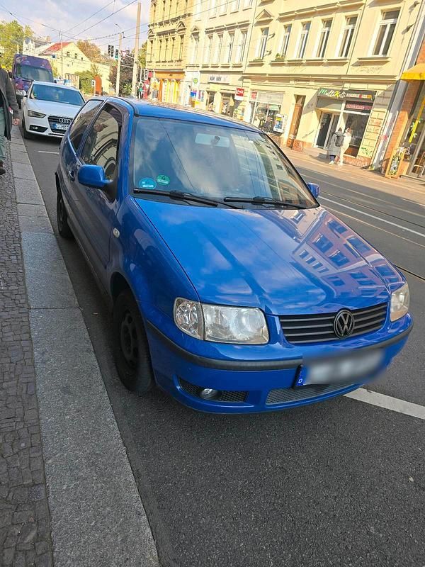 Blau Gebraucht 2000 VW Polo Kleinwagen | 350 € (Superpreis) - Bild 1/4