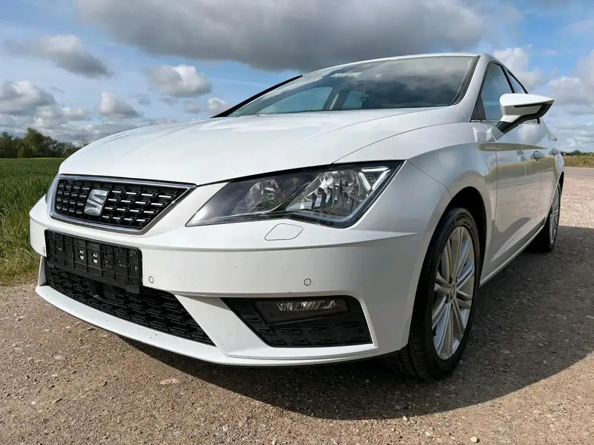 Używany Seat Leon 150 KM (110 kW) 2018 Biały Hatchback