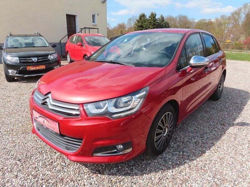Rot Gebraucht 2015 Citroën C4 SELECTION Limousine | 9.990 € (Etwas zu teuer) - Bild 1/4