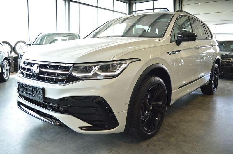 Weiß Gebraucht 2023 VW Tiguan Allspace R-line SUV | 42.990 € (Etwas zu teuer) - Bild 1/4