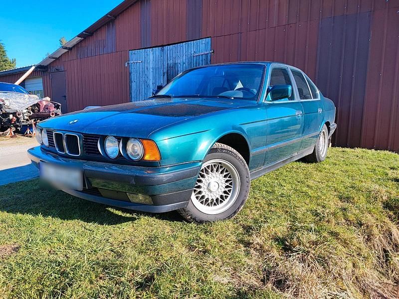 Gebraucht BMW 525 143 PS (105 kW) 1992 Grün Limousine