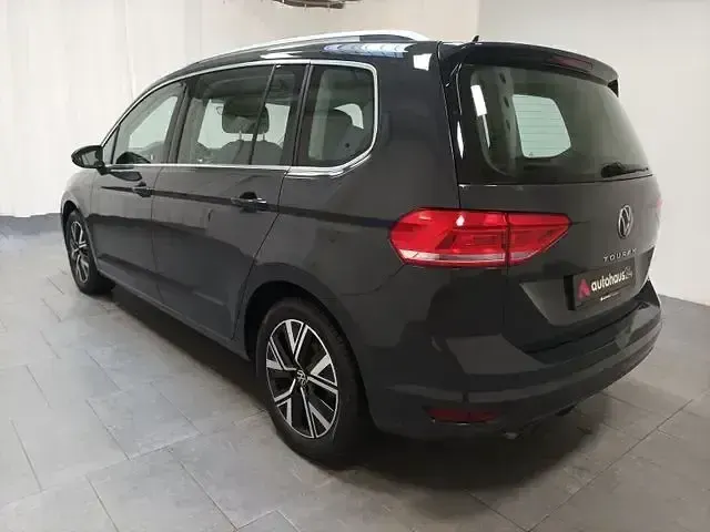Gebraucht VW Touran Highline 150 PS (110 kW) 2022 Grau Van / Kleinbus