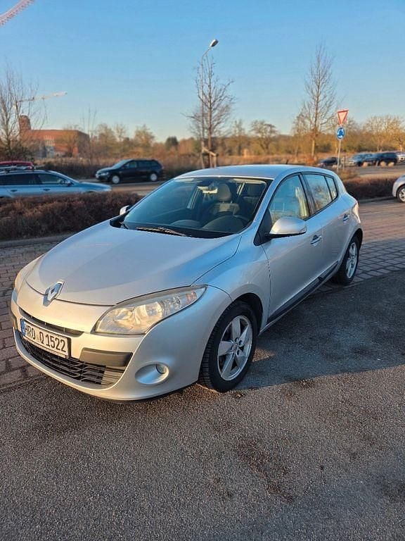 Gebraucht Renault Mégane III 110 PS (80 kW) 2008 Silber Kleinwagen