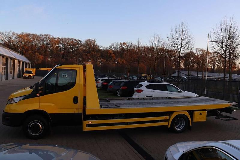 Gebraucht Iveco Daily 179 PS (131 kW) 2022 Sun yellow Van / Kleinbus