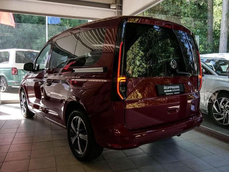 Neu VW Caddy 116 PS (85 kW) 2026 Rot Van / Kleinbus