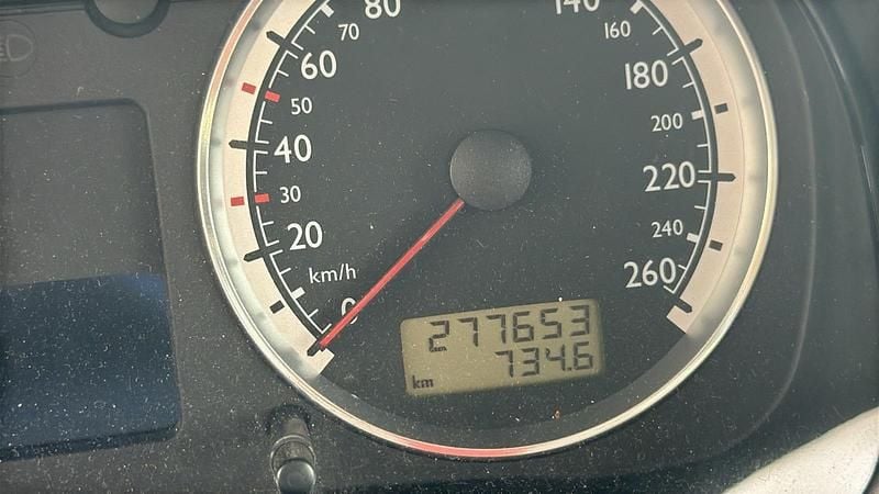 Silber Gebraucht 2003 VW Golf IV Kleinwagen | 2.499 € (Fairer Preis) - Bild 1/4