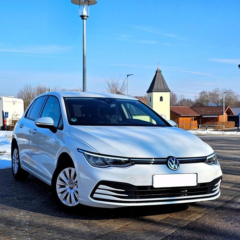 Weiß Gebraucht 2021 VW Golf Life Limousine | 17.200 € (Fairer Preis) - Bild 1/4