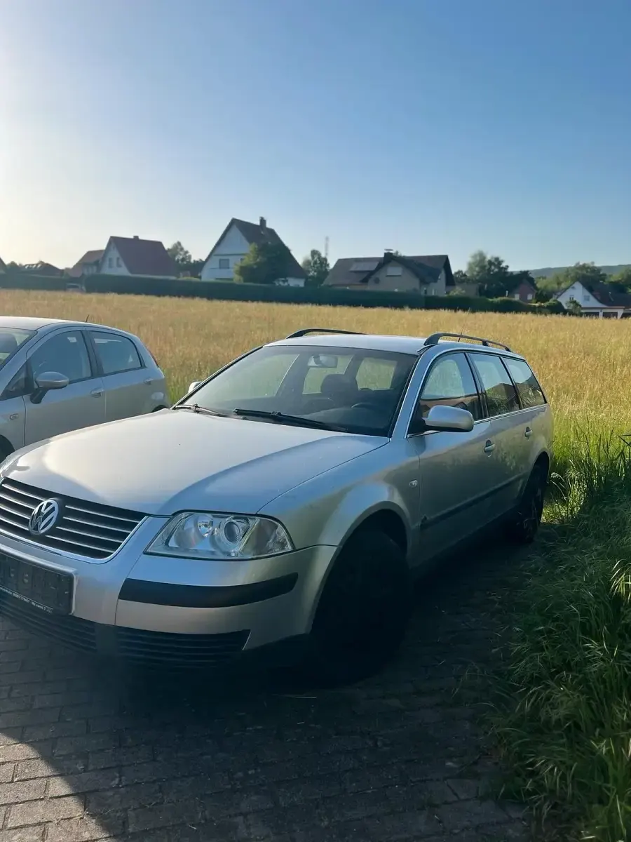 Second-hand VW Passat 105 CP (77 kW) 2002 Argintiu Break