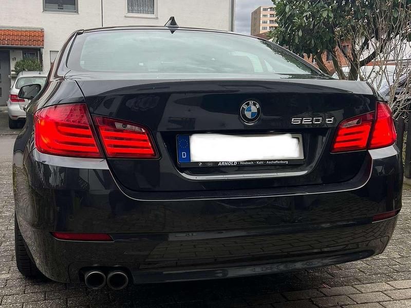 Grau Gebraucht 2012 BMW 520 Limousine | 11.500 € (Etwas zu teuer) - Bild 1/4
