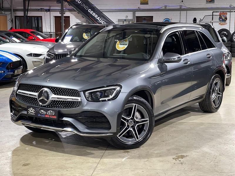 Grau Gebraucht 2020 Mercedes GLC300 SUV | 42.780 € (Fairer Preis) - Bild 1/4