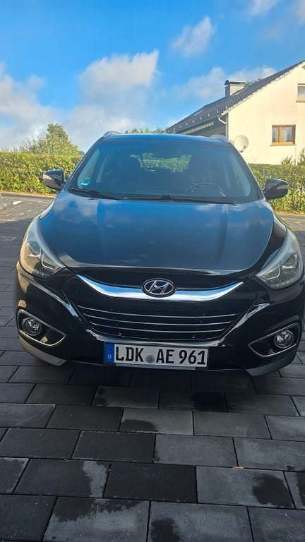 Schwarz Gebraucht 2015 Hyundai ix35 Edition SUV | 10.900 € (Fairer Preis) - Bild 1/4