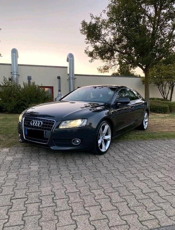 Schwarz Gebraucht 2010 Audi A5 Limousine | 7.200 € (Fairer Preis) - Bild 1/4