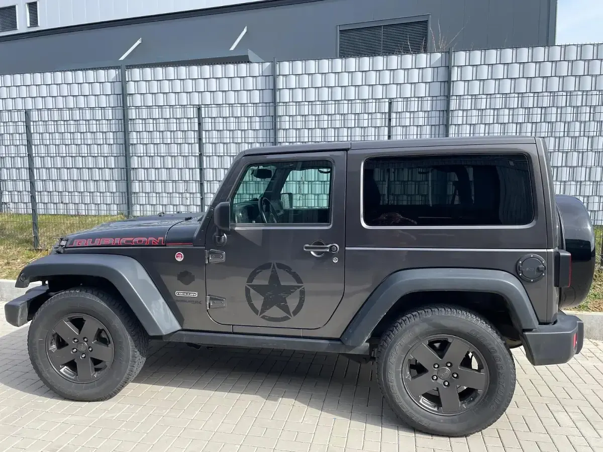 Used Jeep Wrangler Rubicon 200 HP (147 kW) 2018 Grey SUV