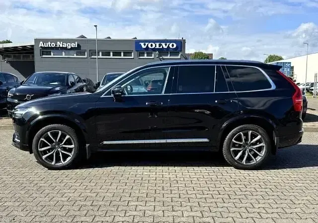 Używany Volvo XC90 Ultimate 235 KM (172 kW) 2022 Czarny SUV