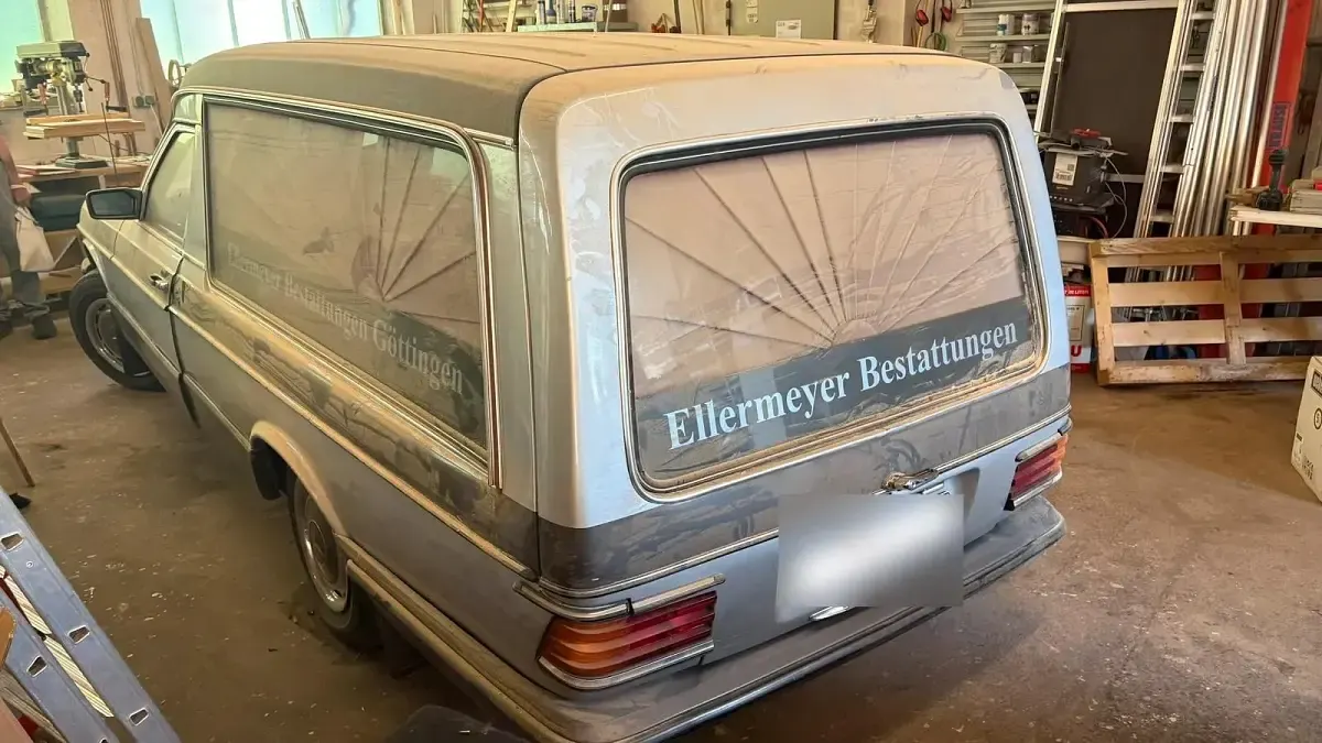 Gebraucht Mercedes 230 109 PS (80 kW) 1983 Silber Limousine