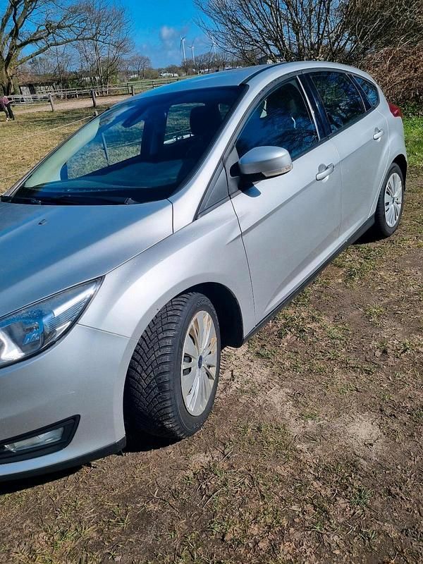 Usata Ford Focus 97 CV (71 kW) 2015 Argento Berlina
