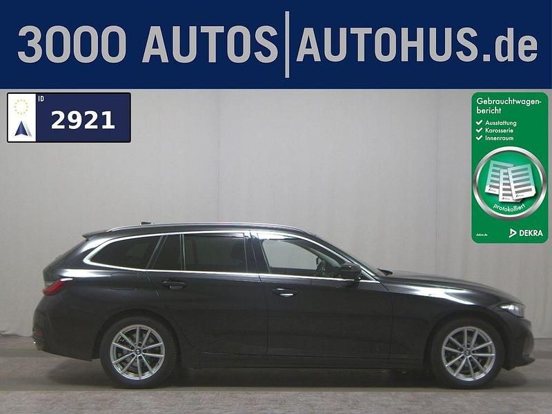 Black sapphire metallic Gebraucht 2023 BMW 318 Shadowline Kombi | 22.880 € (Superpreis) - Bild 1/4