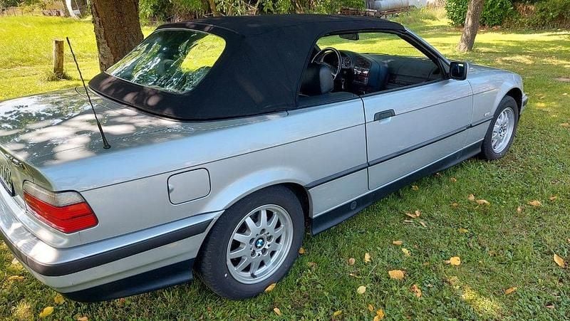 Gebraucht BMW 318 Cabriolet 116 PS (85 kW) 1999 Silber Cabrio