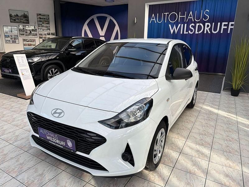 Neu Hyundai i10 Comfort 63 PS (46 kW) 2025 Atlas white Kleinwagen