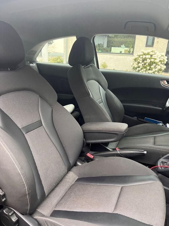 Second-hand Audi A1 Attraction 122 CP (89 kW) 2010 Maro Hatchback