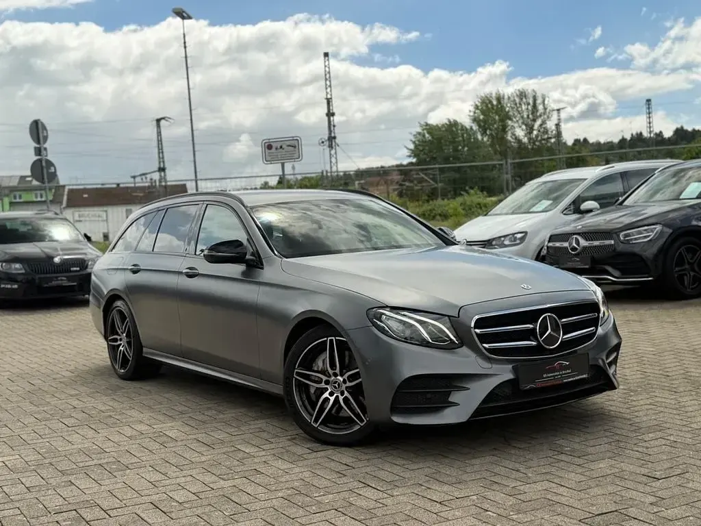 Gebraucht Mercedes E400 AMG line 340 PS (250 kW) 2019 Grau Limousine