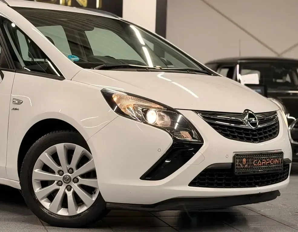Gebraucht Opel Zafira Tourer Active 165 PS (121 kW) 2014 Schneeweiss/olympic/summit whi Van / Kleinbus