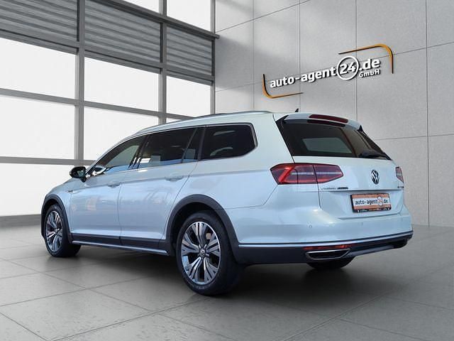 Gebraucht VW Passat Alltrack 239 PS (175 kW) 2017 Oryxweiß perlmutteffekt Kombi