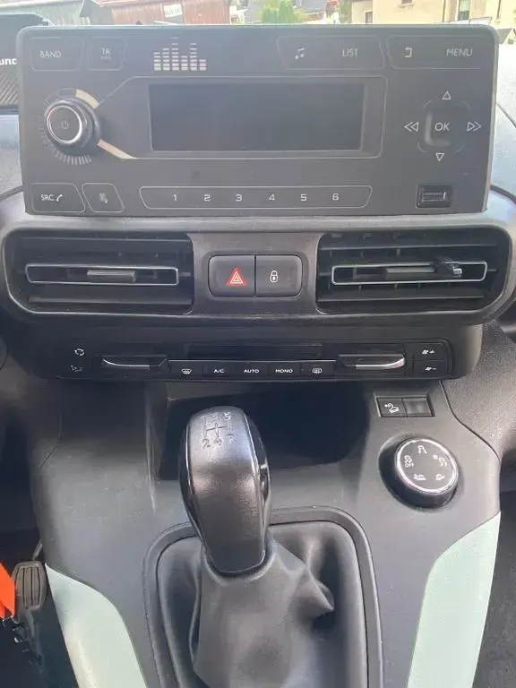 Gebraucht Citroën Berlingo Start 102 PS (75 kW) 2019 Silber Van / Kleinbus