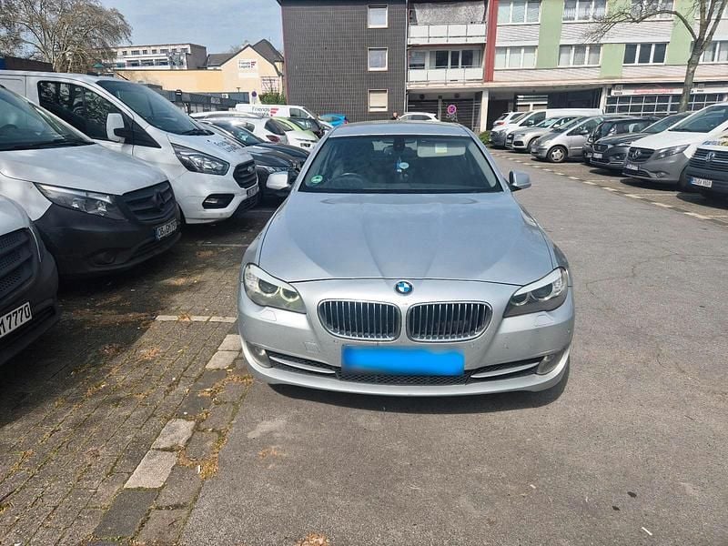 Gebraucht BMW 520 184 PS (135 kW) 2011 Silber Limousine