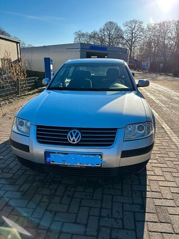 Gebraucht VW Passat Comfortline 102 PS (75 kW) 2001 Silber Limousine