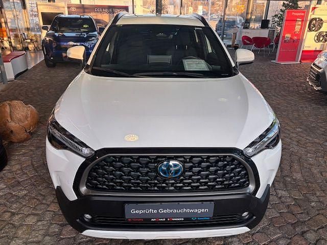 Gebraucht Toyota Corolla Cross Team 197 PS (144 kW) 2023 Weiß SUV