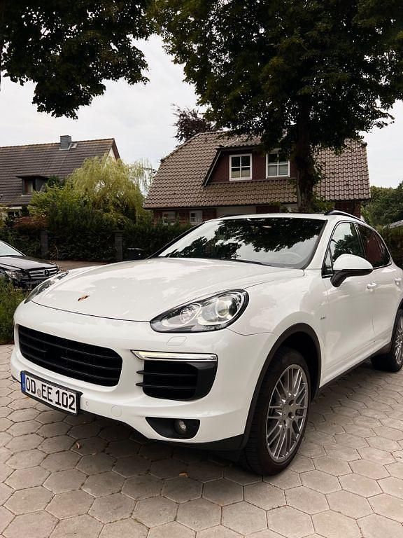 Weiß Gebraucht 2015 Porsche Cayenne SUV | 32.900 € (Fairer Preis) - Bild 1/4