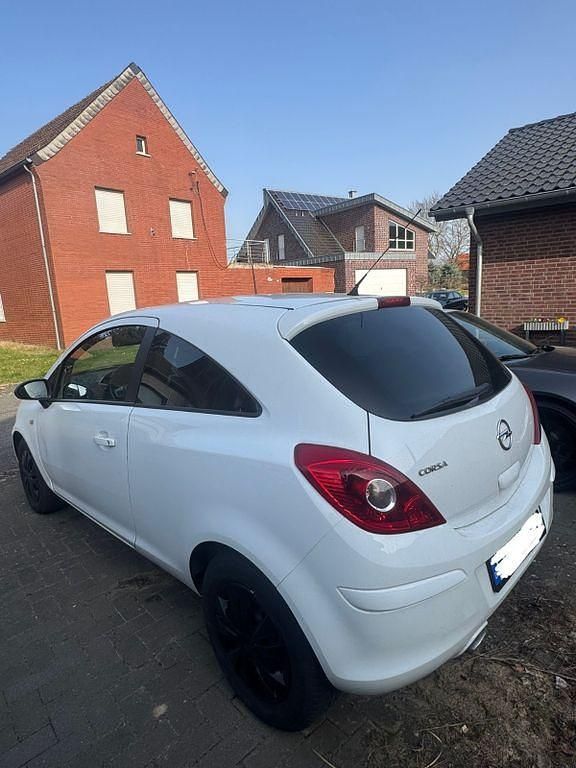 Gebraucht Opel Corsa Innovation 101 PS (74 kW) 2012 Weiß Kleinwagen