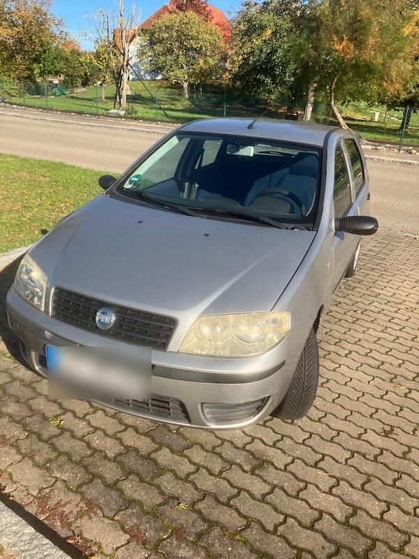 Grau Gebraucht 2004 Fiat Punto Kleinwagen | 800 € (Guter Preis) - Bild 1/4