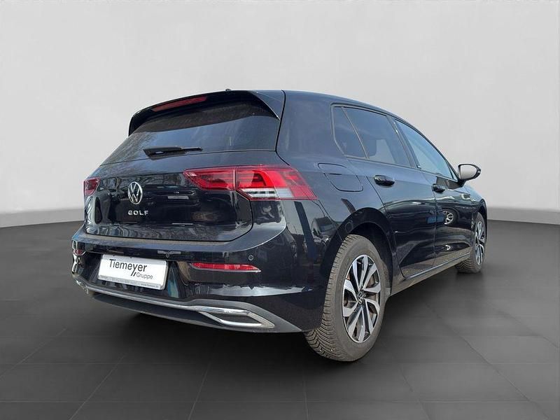 Gebraucht VW Golf VIII Active 150 PS (110 kW) 2022 Schwarz Limousine