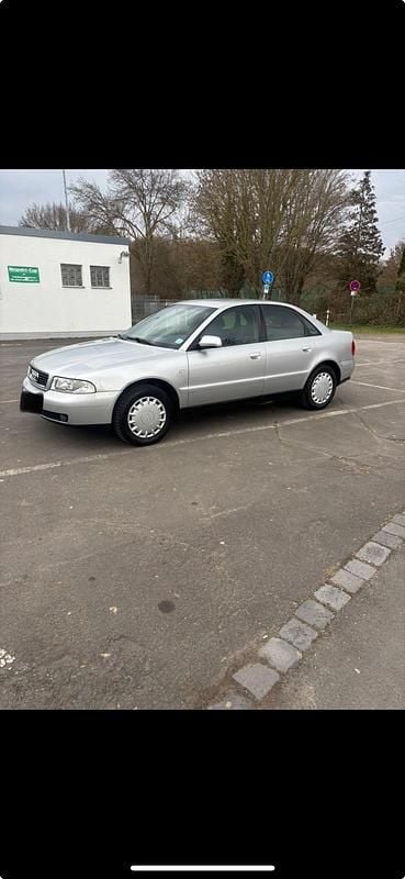 Gebraucht Audi A4 125 PS (91 kW) 2000 Silber Limousine