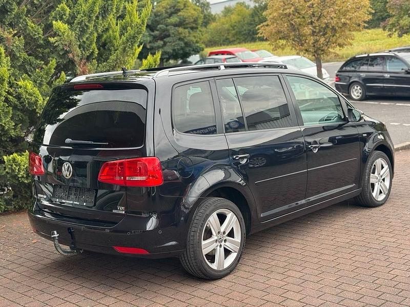 Gebraucht VW Touran Life 105 PS (77 kW) 2014 Schwarz Van / Kleinbus