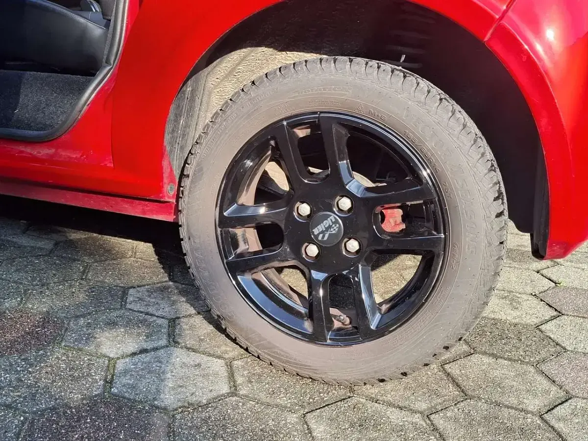 Gebraucht Ligier Myli 61 PS (44 kW) 2025 Rot Kleinwagen