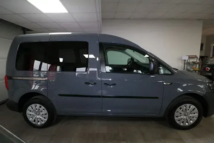 Gebraucht VW Caddy 102 PS (75 kW) 2016 Pure grey Van / Kleinbus