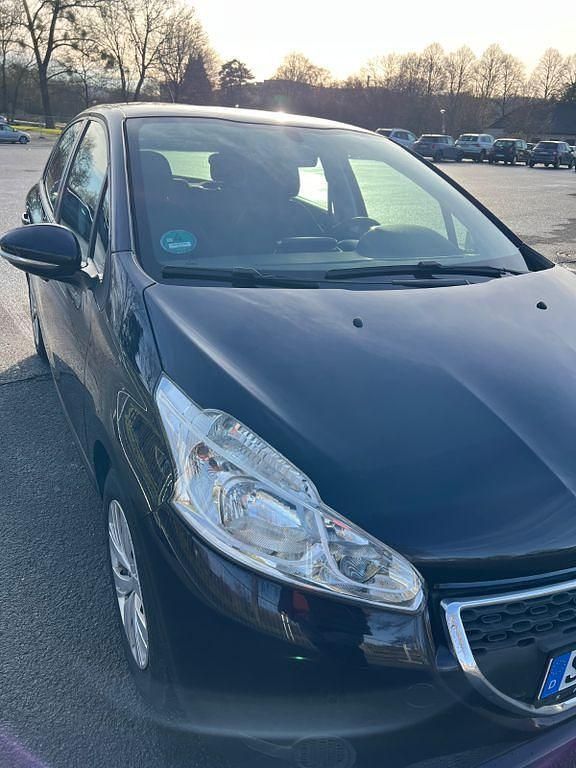 Blau Gebraucht 2015 Peugeot 208 Access Kleinwagen | 6.200 € (Fairer Preis) - Bild 1/4
