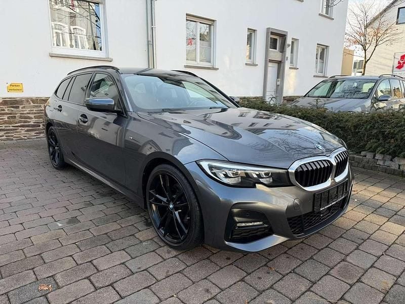 Mineralgrau metallic Gebraucht 2020 BMW 320e M Sport Kombi | 19.999 € (Etwas zu teuer) - Bild 1/4