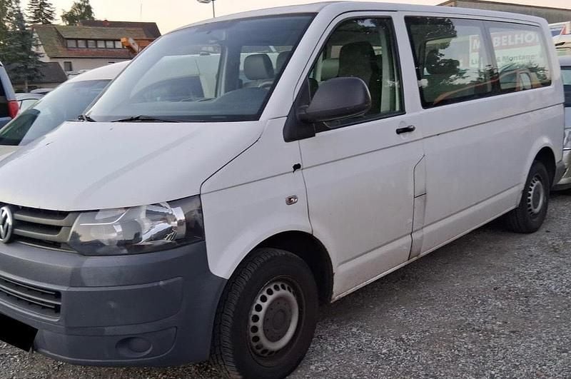 Weiß Gebraucht 2010 VW Transporter Van | 7.900 € (Guter Preis) - Bild 1/4