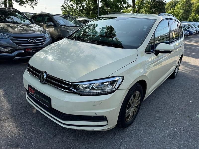 Grau Gebraucht 2018 VW Touran Van / Kleinbus | 11.990 € - Bild 1/4