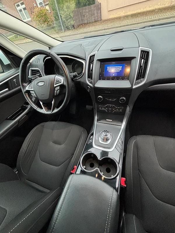 Gebraucht Ford S-MAX Titanium 190 PS (139 kW) 2020 Weiß Van / Kleinbus