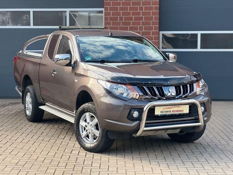 Granitbraun (m) Gebraucht 2018 Mitsubishi L200 Basis Abholung | 19.499 € (Etwas zu teuer) - Bild 1/4