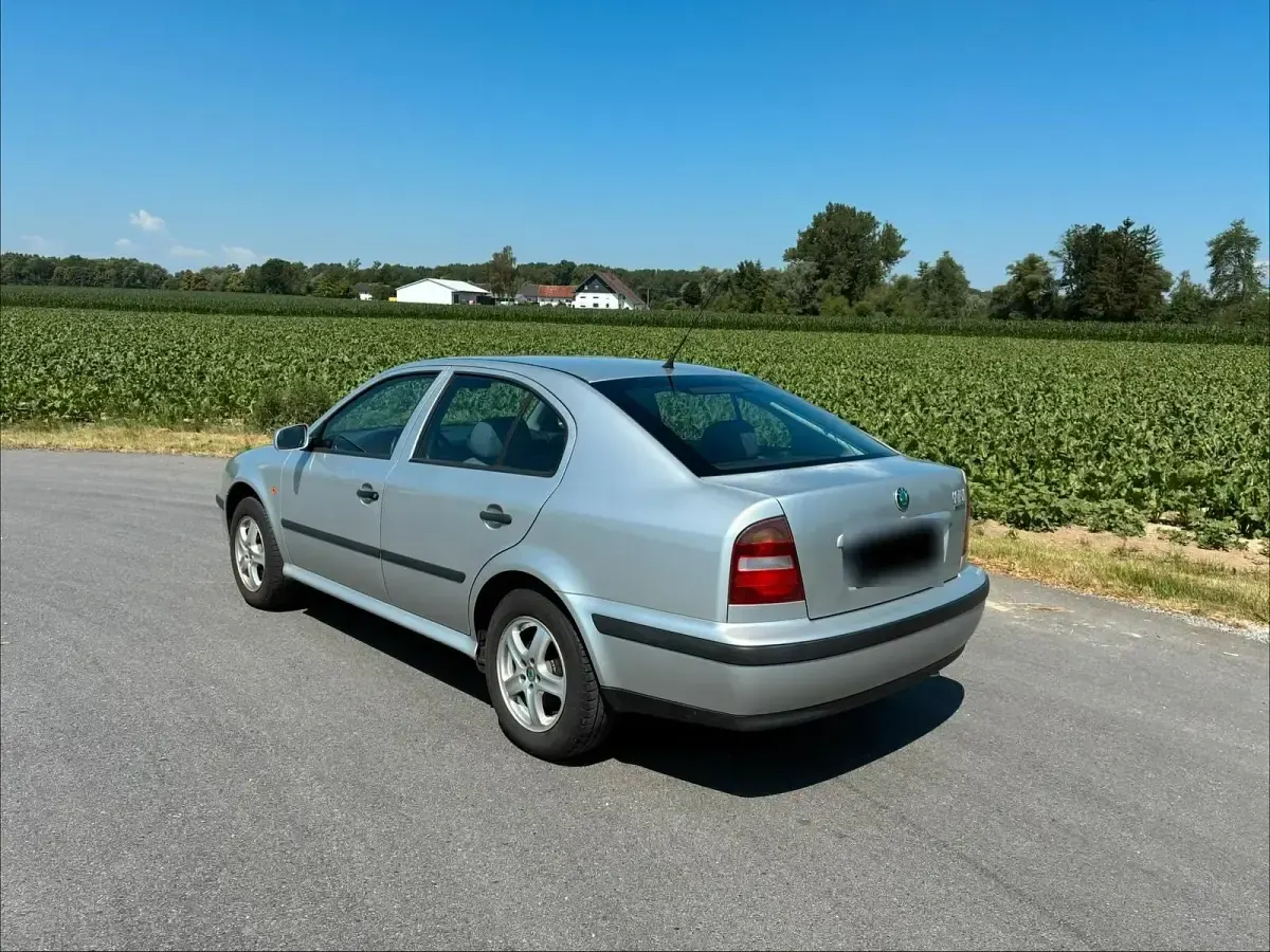 Gebraucht Skoda Octavia 100 PS (73 kW) 2000 Silber Limousine