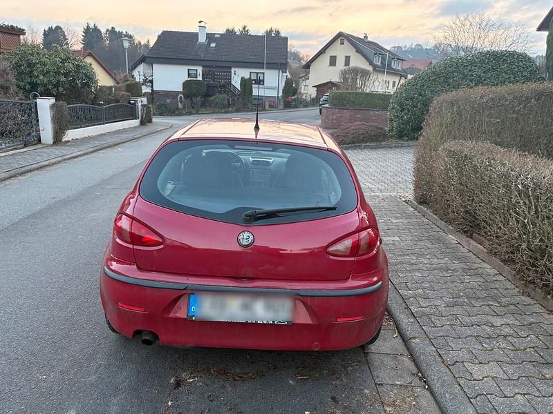 Gebraucht Alfa Romeo 147 120 PS (88 kW) 2003 Rot Kleinwagen