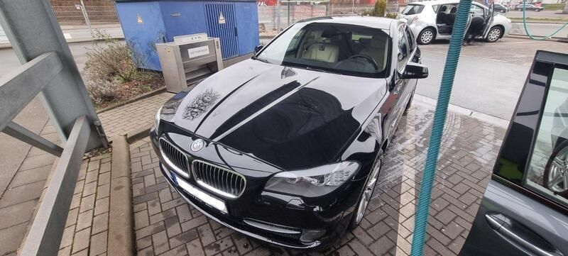 Schwarz Gebraucht 2010 BMW 525 Limousine | 12.299 € (Fairer Preis) - Bild 1/4